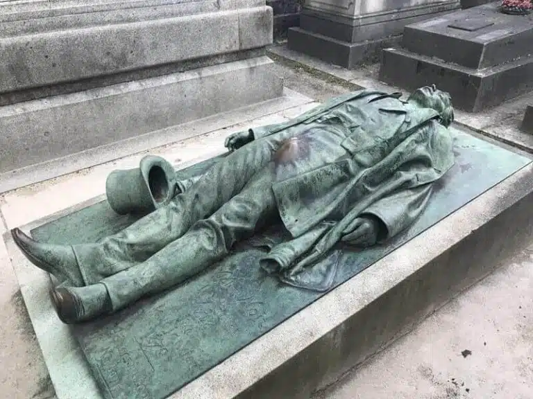 The Intriguing Pere Lachaise Cemetery And What To Expect