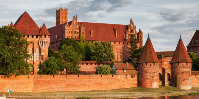 malbork castle,Gothic architecture,Teutonic Knights